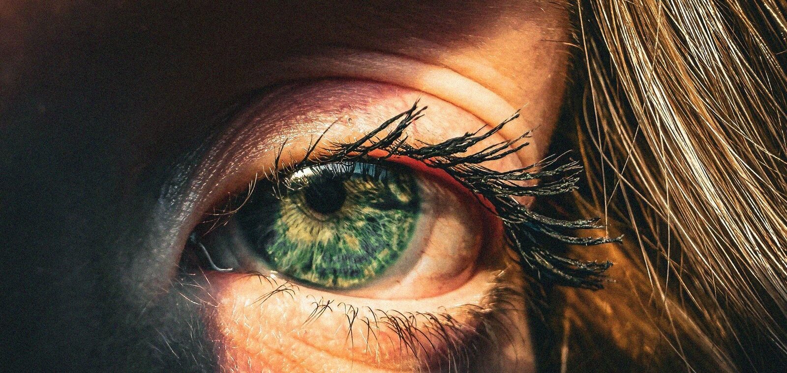 Serums pour la pousse des cils l alerte sanitaire sur les